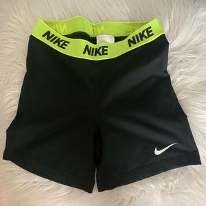 Women Nike Shorts (Black/Vortex)